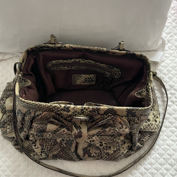 Jessica Simpson Python Snakeskin Doctor Handbag/Crossbody With Bow Detail - Picture 3 of 4